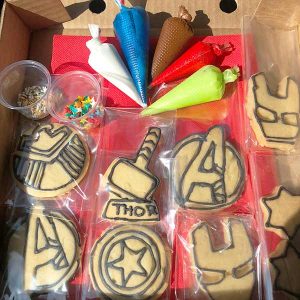 Taller decoración galletas de SUPER HEROES